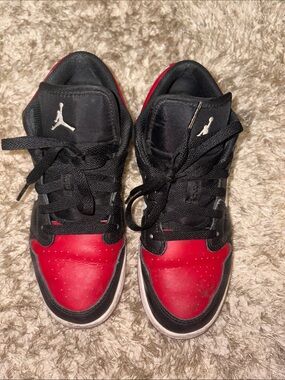 Jordan Kids Red and Black Low-Top Sneakers